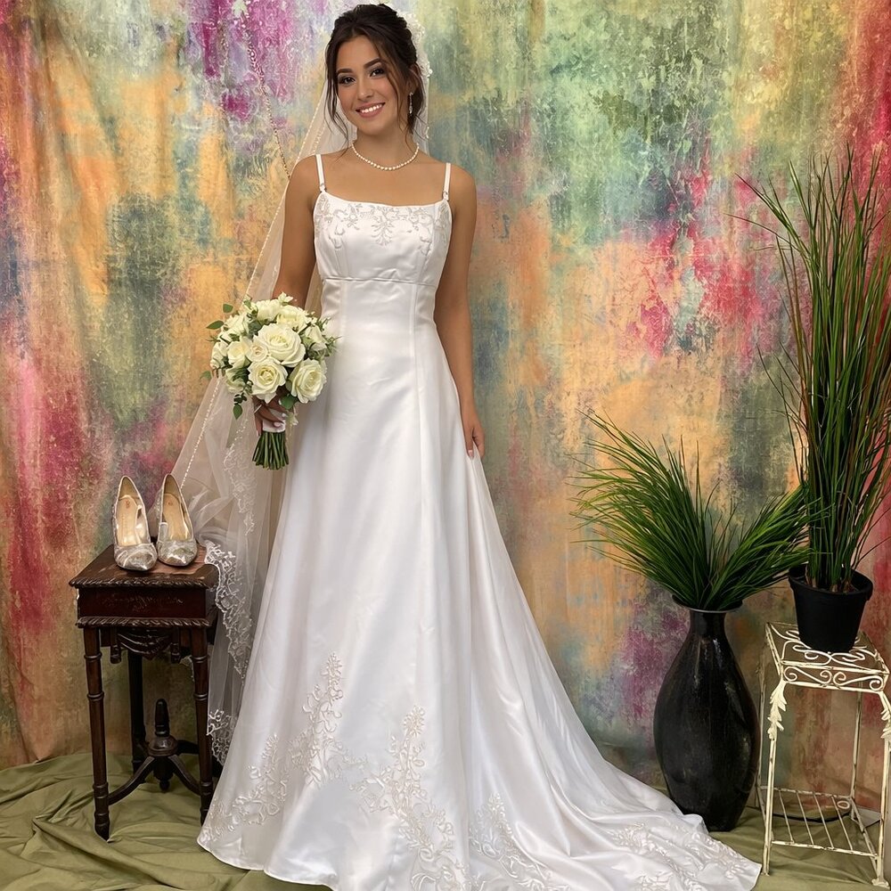 📌Eden Bridals Elegant Bridal Gown train brocaded